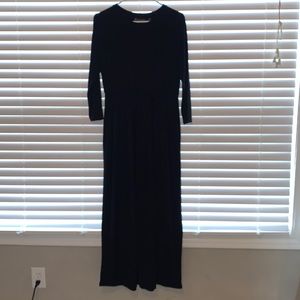 New York & Co Black L/S Maxi w/ pockets -super stretchy/perfect cond. Size M.